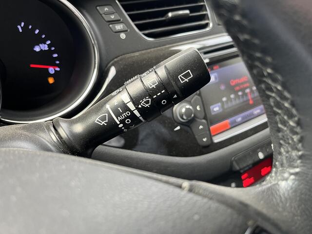 KIA CEE D cee'd Sportswagon 1.6 GDI BusinessLine met Trekhaak, CruiseControl, Klimaat Controle, Automatisch dimmende Binnenspiegel, Navigatie