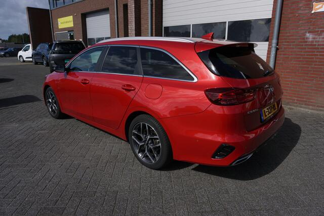 KIA CEE D Ceed Sportswagon 1.5 T-GDi 160PK GT-LINE BUSINESS EDITION ORIGINEEL NL DEALER ONDERHOUDEN CAMERA XENON/LED ALCANTARA/LEDER STOEL+STUURVERWARMING ANDROID/APPLECARPLAY NAVI CLIMA CRUISE BLUETOOTH PDC V+A KEYLESS ENZ...