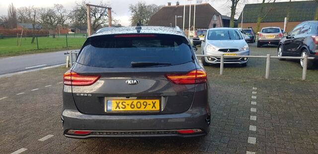 KIA CEE D 1.4 T-GDi ExecutiveL