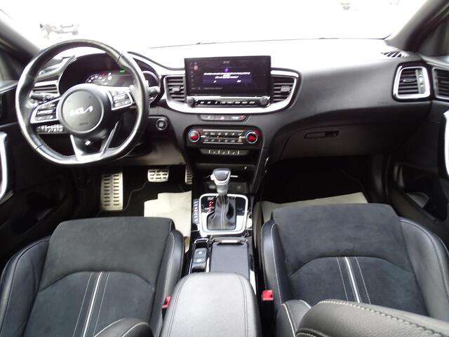 KIA CEE D Ceed Sportswagon 1.5 T-GDi GT-Line AUTOMAAT| PANORAMADAK| NAVIGATIE| CAMERA| DODE-HOEK DETECTIE| AIRCO/ECC| CRUISECONTROL| PARKEERSENSOREN