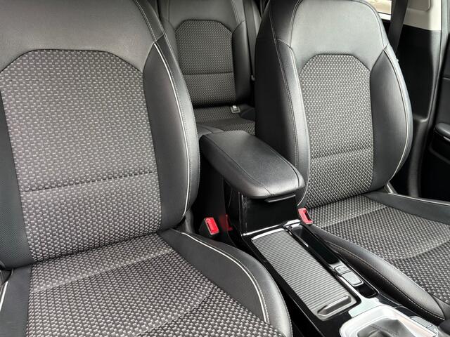 KIA CEE D 1.0 T-GDI MHEV Automaat Navigatie Haf Leder Trekhaak afnb