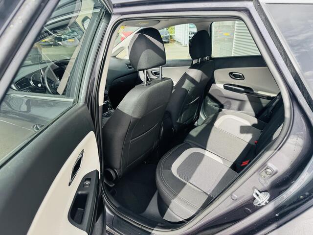 KIA CEE D cee'd Sportswagon 1.6 GDI DynamicLine Automaat6 | Clima | Stoelverwarming | Cruise | Camera | Navi