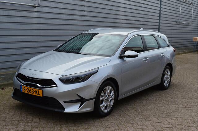 KIA CEE D Ceed Sportswagon 1.0 T-GDi MHEV DynamicLine O.a: PDC, Camera, Clima, Navi, Cruise, Carplay, Etc. All-in prijs!