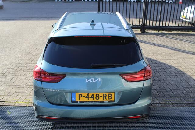 KIA CEE D Ceed Sportswagon 1.0 T-GDi DynamicPlusLine 1ste eigenaar / Orig. NL auto / Dealeronderhouden / Elektrische achterklep / Stoel en stuurverwarming / Trekhaak / Lane assist / Dode hoek detectie / Navigatie / Camera / Apple car play / Climate control / Cruise