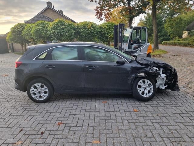 KIA CEE D 1.0 TGDI Aut. Navi Camera