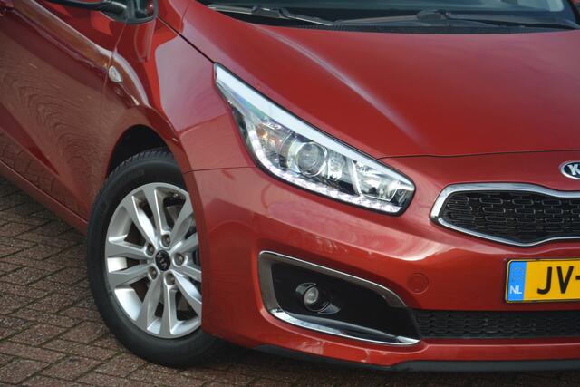KIA CEE D cee'd Sportswagon 1.6 GDI First Edition | Navigatie | Camera | Airco | Cruise-control | NL auto!! |