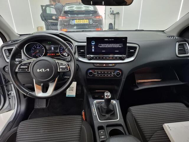 KIA CEE D CEED SPORTSWAGON 1.0 T-GDI DYNAMICLINE I P-CAMERA I APPLE CARPLAY I ADAPT. CRUISE I CLIMATE CONTROL I NAVIGATIE