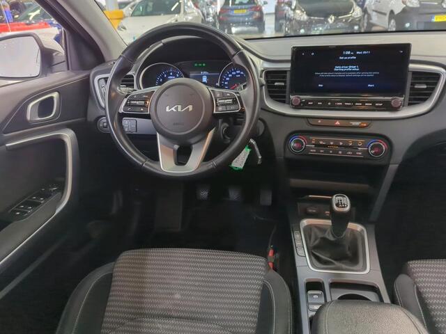 KIA CEE D Ceed Sportswagon 1.5 T-GDi DynamicLine 1e Eigenaar | NL-Auto | Volledig Onderh | BTW | Camera | Ad Cruise | Multimedia | Carplay | Climate | Hill-Hold | Navi | Full Led | Start/Stop