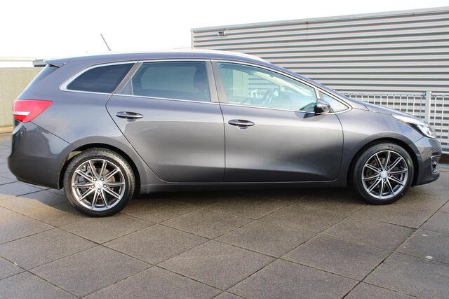 KIA CEE D cee'd Sportswagon 1.6 GDI DynamicLine Navigatie / Trekhaak / Compleet onderhouden