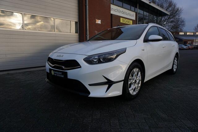 KIA CEE D Ceed Sportswagon 1.0 T-GDi DYNAMICLINE VOLLEDIG DEALER ONDERHOUDEN CAMERA STOEL+STUURVERWARMING ANDROID/APPLECARPLAY(NAVI) ECC AIRCO CRUISECONTROL BLUETOOTH PARELMOER 4X ELECTR.RAMEN/SPIEGELS