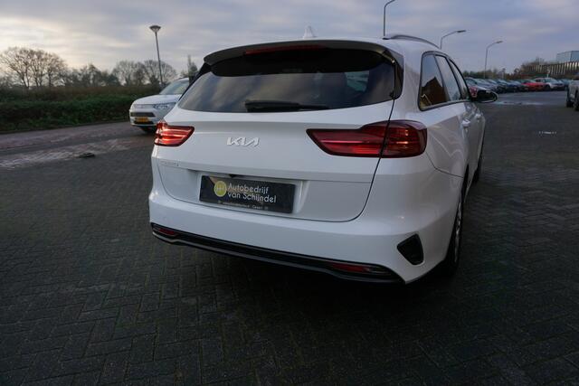 KIA CEE D Ceed Sportswagon 1.0 T-GDi DYNAMICLINE VOLLEDIG DEALER ONDERHOUDEN CAMERA STOEL+STUURVERWARMING ANDROID/APPLECARPLAY(NAVI) ECC AIRCO CRUISECONTROL BLUETOOTH PARELMOER 4X ELECTR.RAMEN/SPIEGELS