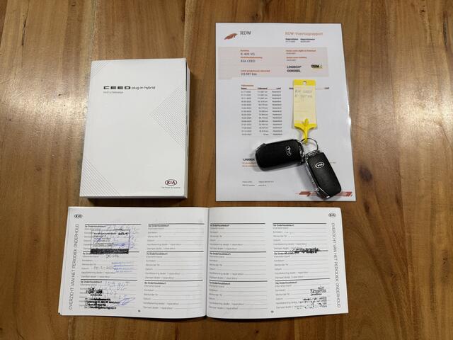 KIA CEE D Ceed Sportswagon 1.6 GDI PHEV DynamicPlusLine *Org.NL!* 1/2 Leder / Stoel-/Stuurverwarming / Camera / Carplay / Adapt. Cruise / Led / Keyless / ECC Clima / 16'' LMV