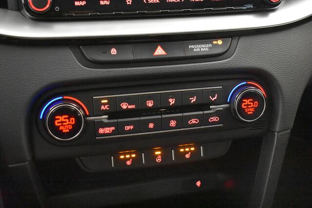 KIA CEE D Ceed Sportswagon 1.6 GDI PHEV DynamicPlusLine SOH 99% Cam Dhoek El-Aklep Winterpack