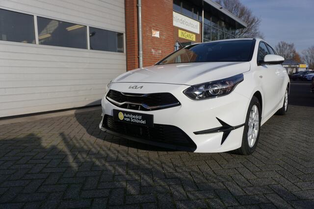 KIA CEE D Ceed Sportswagon 1.0 T-GDI DYNAMICLINE VOLLEDIG DEALER ONDERHOUDEN TREKHAAK CAMERA STOEL+STUURVERWARMING ANDROID/APPLECARPLAY(NAVI) ECC AIRCO CRUISECONTROL LMV BLUETOOTH PRIVACYGLAS ENZ...