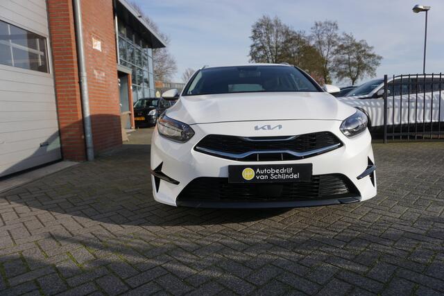 KIA CEE D Ceed Sportswagon 1.0 T-GDI DYNAMICLINE VOLLEDIG DEALER ONDERHOUDEN TREKHAAK CAMERA STOEL+STUURVERWARMING ANDROID/APPLECARPLAY(NAVI) ECC AIRCO CRUISECONTROL LMV BLUETOOTH PRIVACYGLAS ENZ...