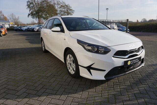 KIA CEE D Ceed Sportswagon 1.0 T-GDI DYNAMICLINE VOLLEDIG DEALER ONDERHOUDEN TREKHAAK CAMERA STOEL+STUURVERWARMING ANDROID/APPLECARPLAY(NAVI) ECC AIRCO CRUISECONTROL LMV BLUETOOTH PRIVACYGLAS ENZ...