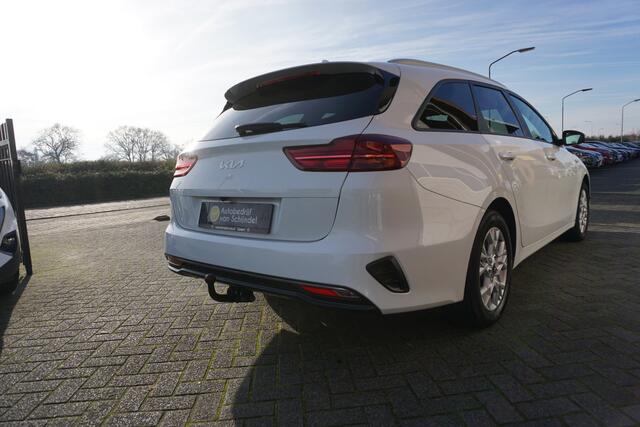KIA CEE D Ceed Sportswagon 1.0 T-GDI DYNAMICLINE VOLLEDIG DEALER ONDERHOUDEN TREKHAAK CAMERA STOEL+STUURVERWARMING ANDROID/APPLECARPLAY(NAVI) ECC AIRCO CRUISECONTROL LMV BLUETOOTH PRIVACYGLAS ENZ...