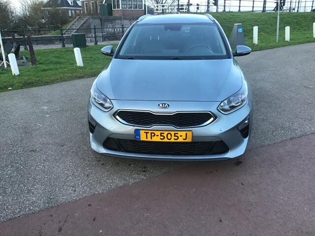 KIA CEE D Ceed Sportswagon 1.0 T-GDi DynamicPlusLine Bj2018 station btw apk september2026