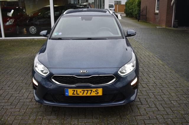 KIA CEE D 1.4 T-GDi Dynamic.PlusLine. NAVI CAMERA CARPlAY CLIMA