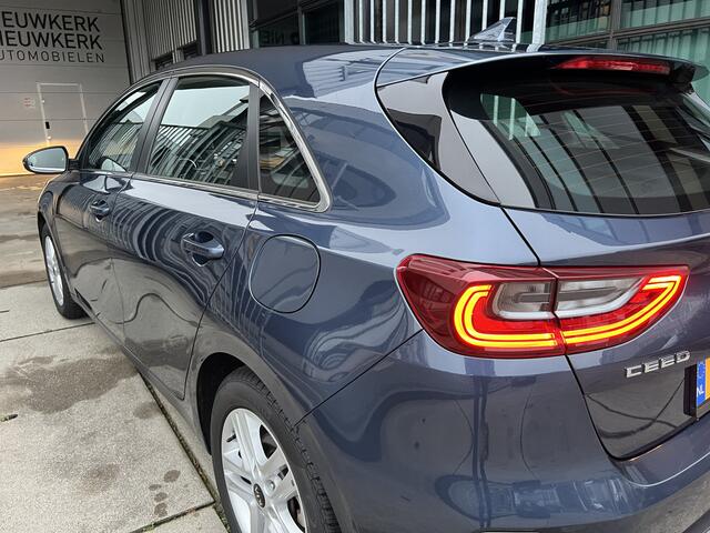 KIA CEE D Ceed 1.0 T-GDi DynamicLine | CAMERA | NAVI | CARPLAY / ANDROID | CRUISE CONTROL | PDC | LMV 16'' | CLIMATE CONTROL | BLUETOOTH | DAB