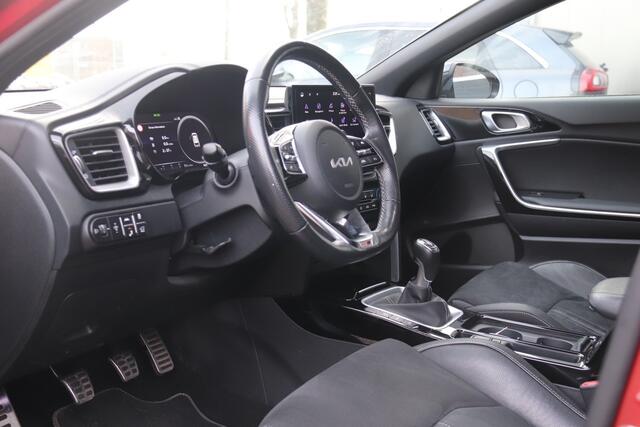 KIA CEE D Ceed Sportswagon 1.5 T-GDi GT-PlusLine Stoel & Stuurverwarmd, Pano, Trekhaak, Camera