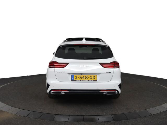 KIA CEE D Ceed Sportswagon 1.5 T-GDi GT-Line Automaat - Sportstoelen - Panorama dak - elektrische Achterklep - Adaptive Cruise control - Navigatie - Fabrieksgarantie tot 11-2030 of 150.000 km