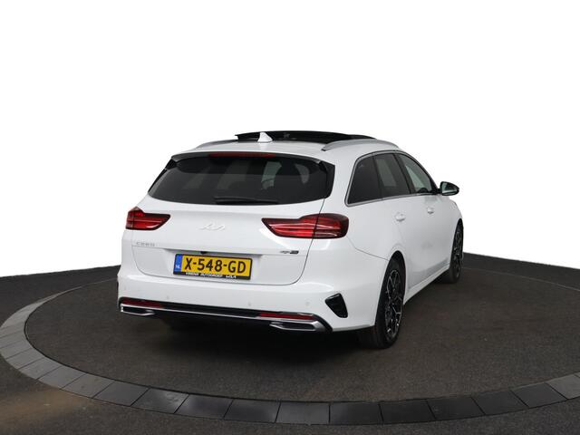 KIA CEE D Ceed Sportswagon 1.5 T-GDi GT-Line Automaat - Sportstoelen - Panorama dak - elektrische Achterklep - Adaptive Cruise control - Navigatie - Fabrieksgarantie tot 11-2030 of 150.000 km