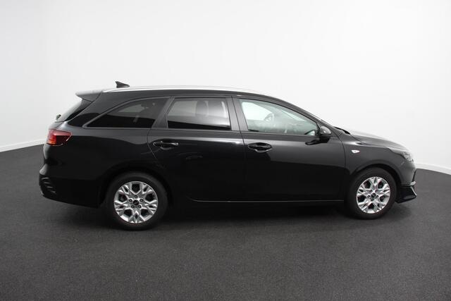 KIA CEE D Ceed Sportswagon 1.0 T-GDi Prestige | Navigatie | Apple Carplay/Android Auto | Climate Control | Cruise Control | Lane Assist | Stoel/Stuurverwarming | Privacy Glass | Camera