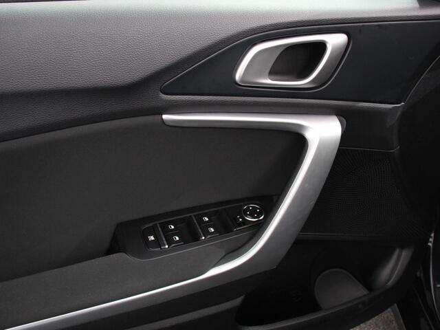 KIA CEE D Ceed Sportswagon 1.0 T-GDi Prestige | Navigatie | Apple Carplay/Android Auto | Climate Control | Cruise Control | Lane Assist | Stoel/Stuurverwarming | Privacy Glass | Camera