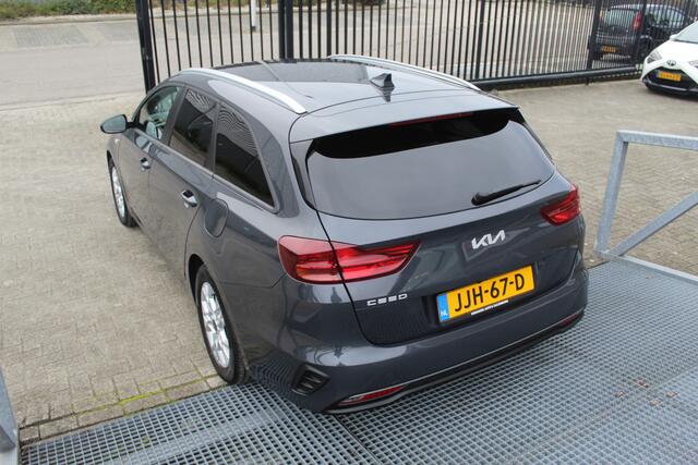 KIA CEE D Ceed Sportswagon 1.0 T-GDi DynamicPlusLine Stoelverwarming/Stuurverwarming/Achteruitrijcamera/Apple carplay/Licht metalen velgen/Cruise control/Lane assist