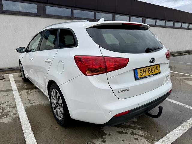 KIA CEE D cee'd Sportswagon 1.0 T-GDi Edition | Navi | Camera | Bleu-Tooth | Trekhaak | 4-seizoens banden |