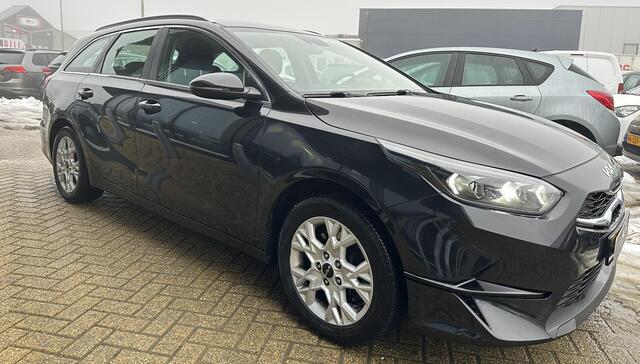 KIA CEE D Ceed Sportswagon 1.0 T-GDi DynamicLine 120PK | 1e Eigenaar | NL AUTO | Achteruitrijcamera | Navigatie | 2 Sleutels |