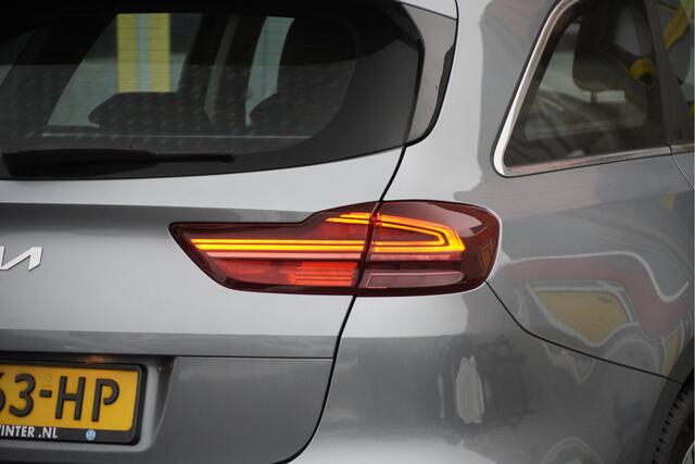 KIA CEE D Ceed Sportswagon 1.0 T-GDi DynamicLine BJ2022 Lmv 16" | Led V+A | Navi | Trekhaak | Achteruitrijcamera | App-Connect | Climate control | Cruise control | Getint glas