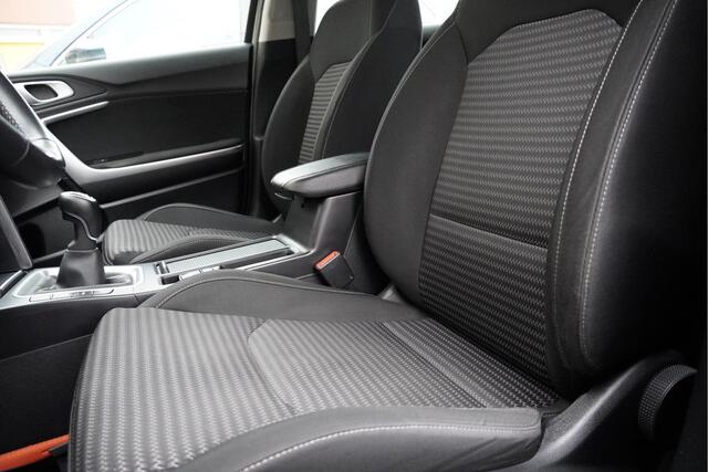 KIA CEE D Ceed Sportswagon 1.0 T-GDi DynamicLine BJ2022 Lmv 16" | Led V+A | Navi | Trekhaak | Achteruitrijcamera | App-Connect | Climate control | Cruise control | Getint glas