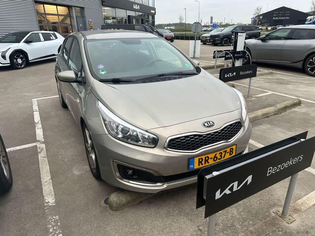 KIA CEE D cee'd 1.0 T-GDi ComfortPlusLine Navigator 52354km ! | Door ons geleverd & Onderhouden ! | 17 inch | Navi | Camera | Cruise