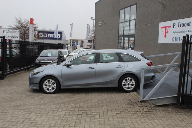 KIA CEE D Ceed Sportswagon 1.0 T-GDi MHEV DynamicLine AUTOMAAT Navigatie/Apple carplay/Achteruitrijcamera/Cruise control/Lane assist/Climate control/Led koplampen