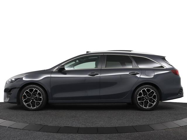 KIA CEE D Ceed Sportswagon 1.5 T-GDi GT-Line Automaat - Automatische achterklep - Keyless entry - Achteruitrij camera - Stoel/Stuur verwarming - Adaptieve cruise control - Schuif/kantel dak - Apple Carplay/Android Auto - -Fabrieksgarantie tot 12-2030