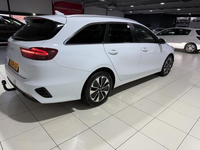 KIA CEE D Ceed Sportswagon 1.0 T-GDi MHEV DynamicPlusLine AUTOMAAT, Trekhaak, Stoel en Stuur verwarming, Navigatie, Camera.