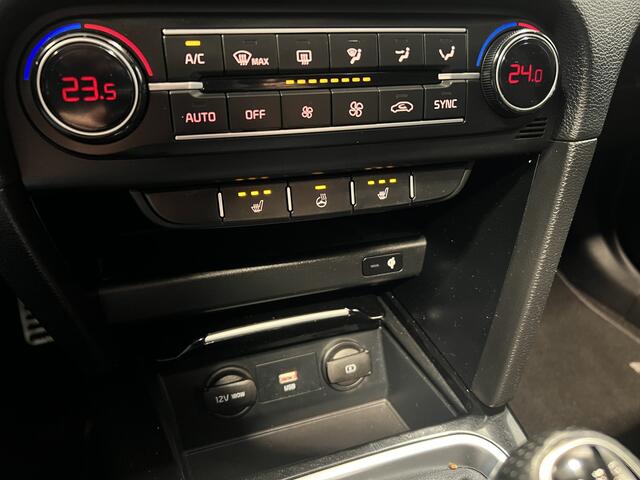 KIA CEE D Ceed Sportswagon 1.0 T-GDi GT-PlusLine | Navigatie/Android/Apple Carplay | Trekhaak | Elektrisch Glazen Panoramadak | Voorstoelen/Stuur/Achterbank Verwarmd | Cruise Control Adaptief |