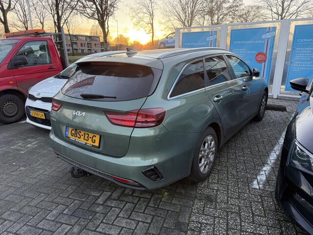 KIA CEE D Ceed Sportswagon 1.0 T-GDi DynamicPlusLine / Trekhaak / Camera / Navi / All Season / Stoel&Stuurverw.
