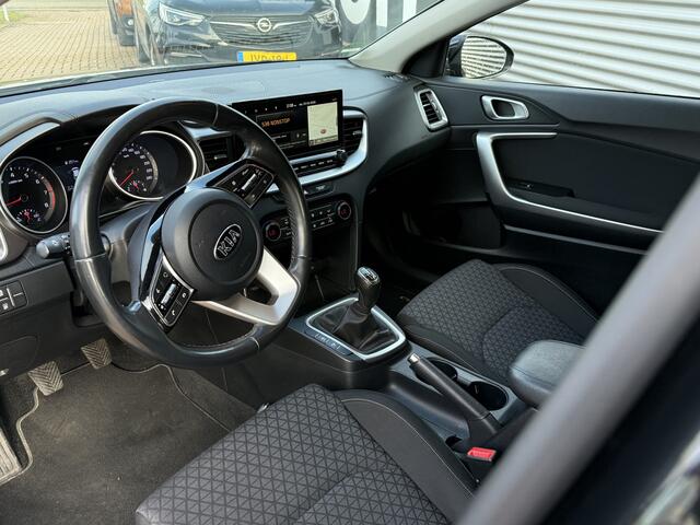 KIA CEE D Ceed Sportswagon 1.5!! T-GDi DynamicLine met 1400 kg trekgewicht! | Camera | Trekhaak | Navi | Cruise | Apple Carplay/Android Auto | Rijstrooksensor | RIJKLAARPRIJS INCL 12 MAANDEN GARANTIE EN BEURT