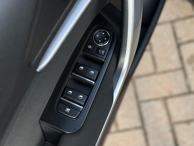 KIA CEE D Ceed Sportswagon 1.5!! T-GDi DynamicLine met 1400 kg trekgewicht! | Camera | Trekhaak | Navi | Cruise | Apple Carplay/Android Auto | Rijstrooksensor | RIJKLAARPRIJS INCL 12 MAANDEN GARANTIE EN BEURT