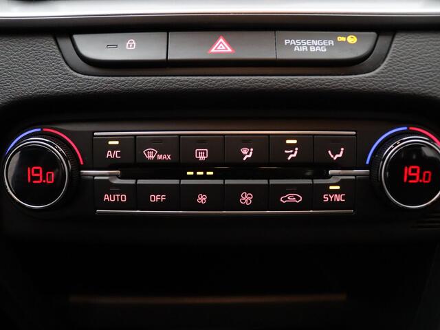 KIA CEE D Ceed Sportswagon 1.5 T-GDi DynamicLine Camera | Cruise | Navi | Parkeersens. achter