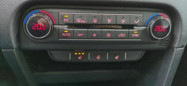 KIA CEE D Ceed Sportswagon 1.5 T-GDi 160PK Automaat DynamicPlusLine / Airco-ecc./ Pdc+Camera / Stoel-Stuurverwarming / 1/2Leder /