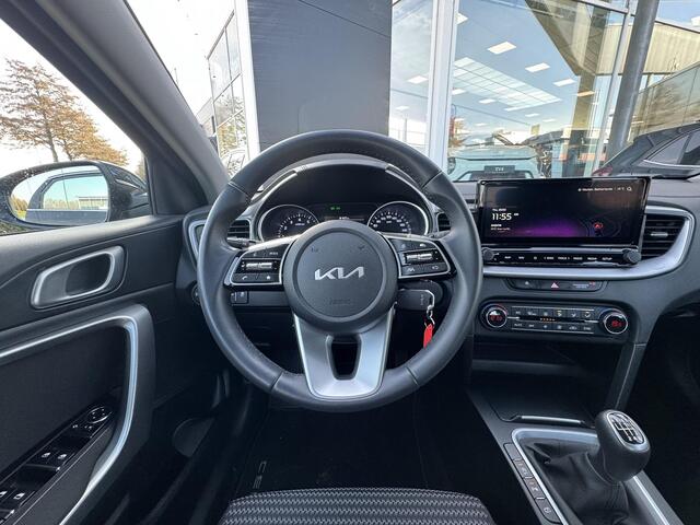 KIA CEE D Ceed 1.5 T-GDi DynamicLine Eerste Eigenaar, Apple Carplay/Android Auto, Navigatie, Cruise Control, Elektrische Spiegels, Enz...