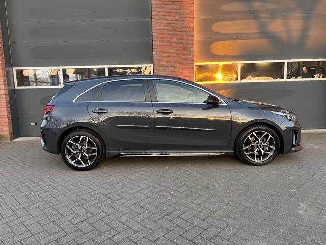 KIA CEE D 1.5 T-GDI MHEV GTLED