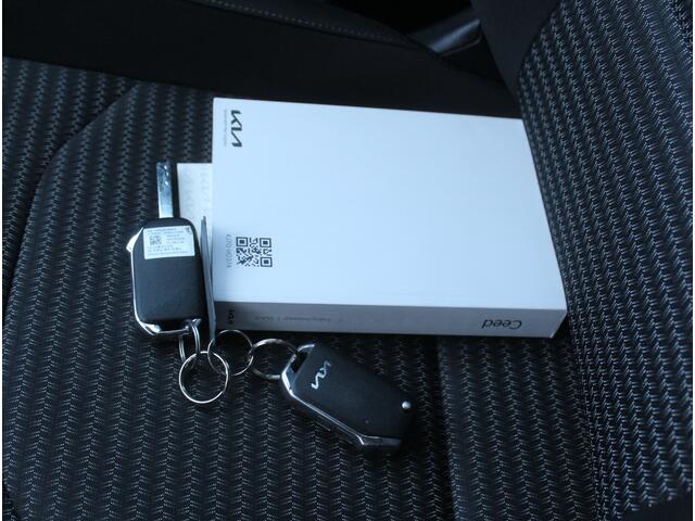 KIA CEE D Ceed 1.0 T-GDi DynamicLine CLIMATE | CAMERA | CARPLAY | LED | LMV16 | NAVI | PDCA | ADAPCRUISE | DAB