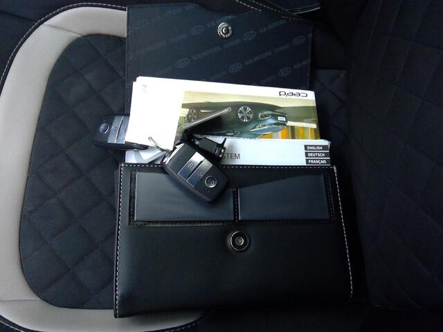 KIA CEE D cee'd Sportswagon 1.0 T-GDi GT-Line | Panorama | Trekhaak | Xenon | Navi | Cruise control | Climate control