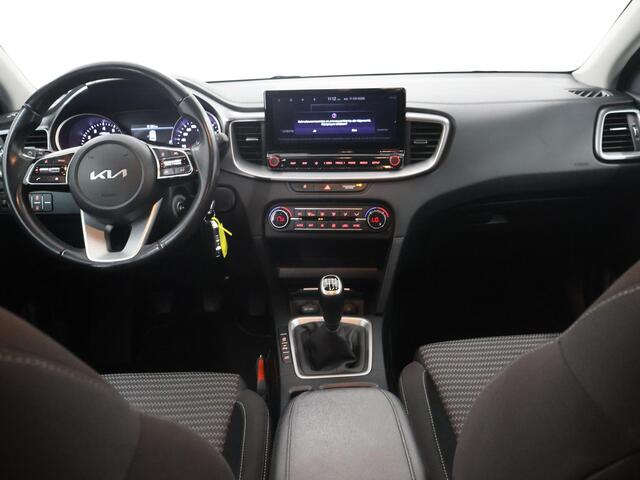 KIA CEE D Ceed 1.5 T-GDi DynamicLine | Trekhaak | Navigatie | Parkeercamera | Climate Control | Cruise Control |