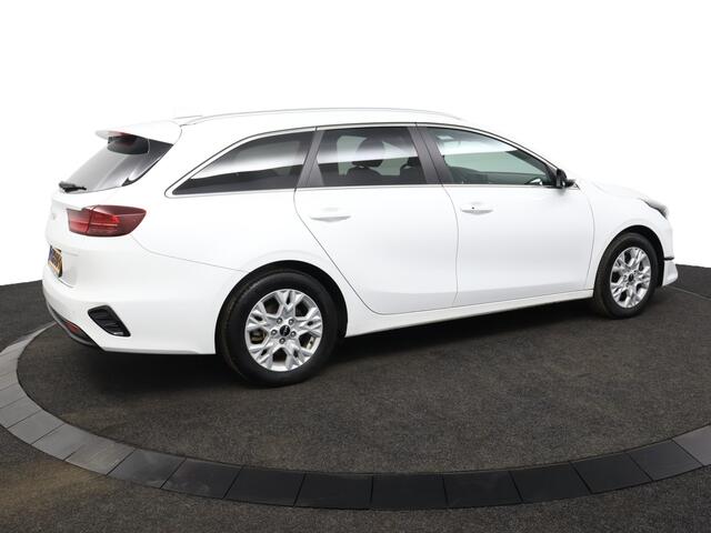 KIA CEE D Ceed Sportswagon 1.5 T-GDi DynamicPlusLine - Lichtmetalen Velgen - LED - Cruise Control - Stoel/Stuurverwarming - Dodehoek Detectie - Fabrieksgarantie Tot 2031